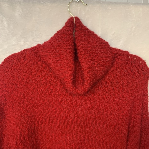 Yet Again Red Sweater - Picture 2 of 7